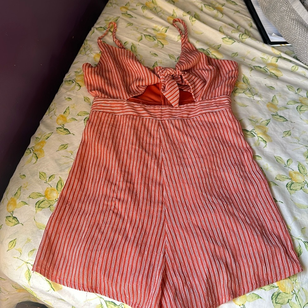 princess Polly romper. US SIZE:2